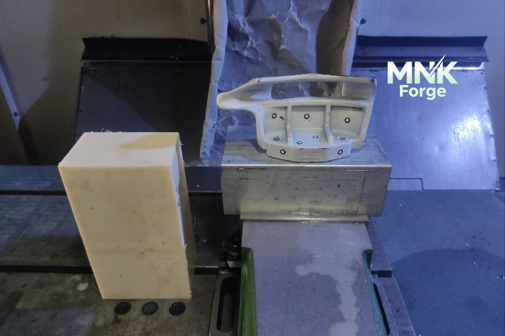 براده‌برداری قطعه آلومینیومی با دستگاه فرز CNC